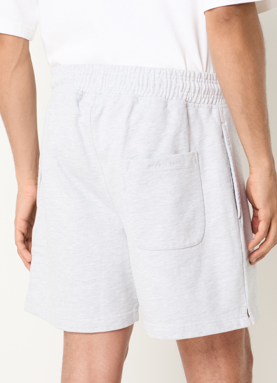 Bram's Fruit Distressed Script loose fit korte broek met steekzakken - achterkant 3 grijsmele
