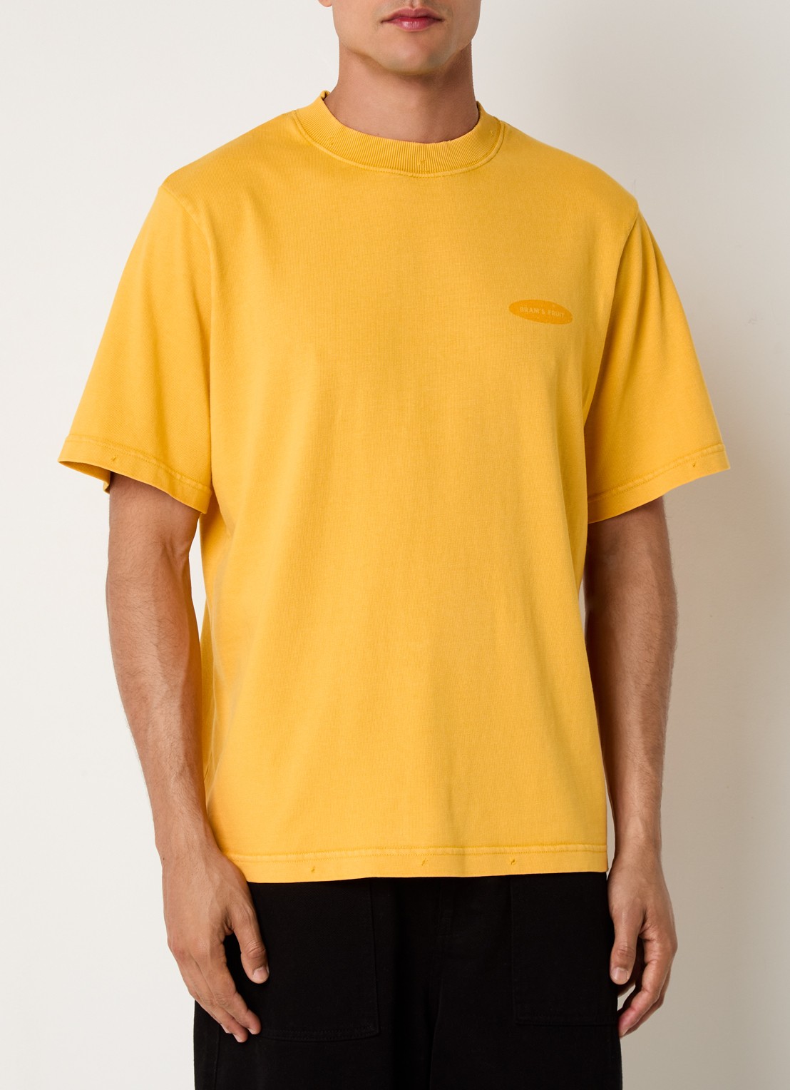 Bram's Fruit F*ck Off T-shirt met logo- en backprint - achterkant 3 mosterd
