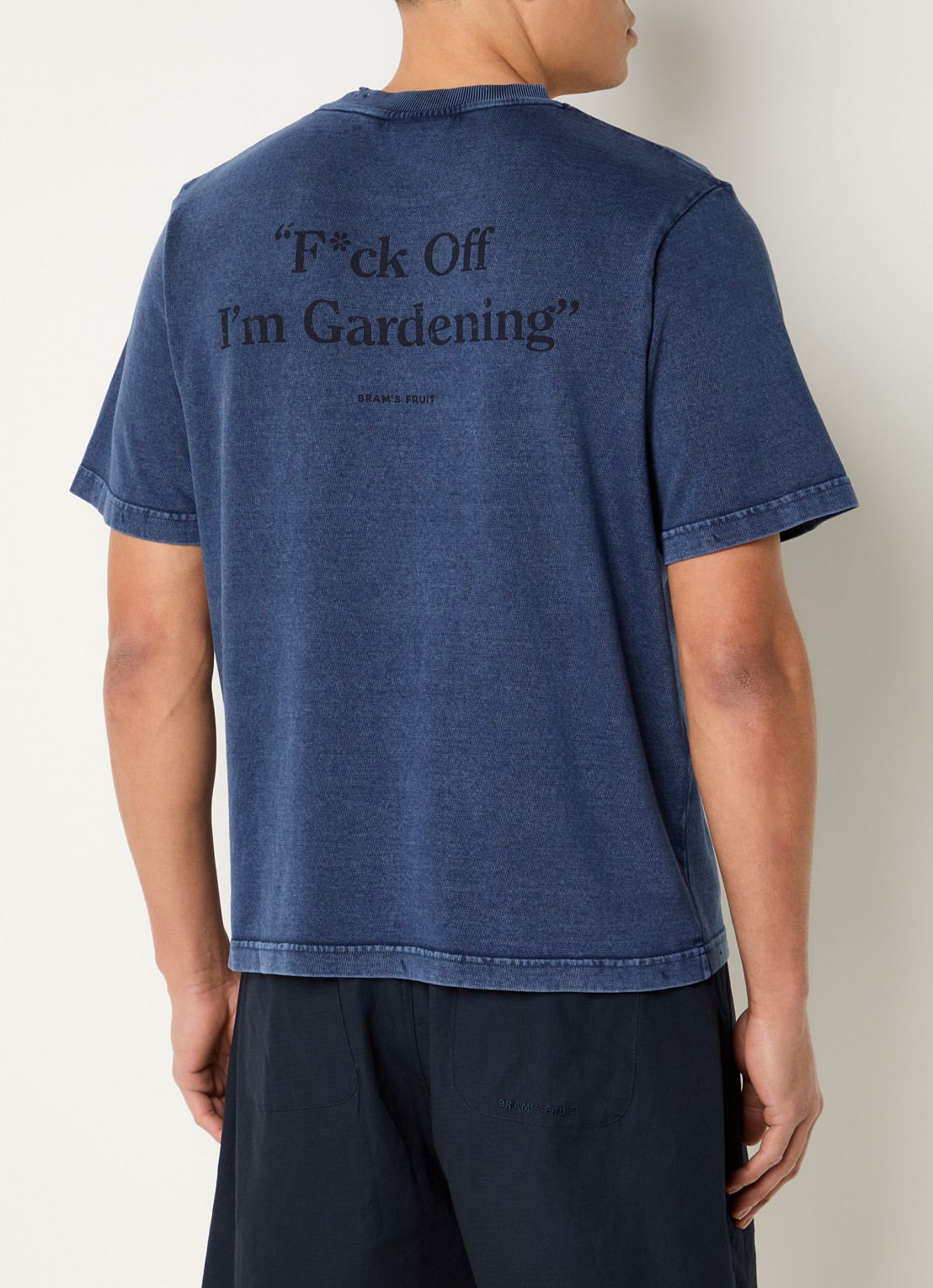 Bram's Fruit F*ck Off T-shirt met logo- en backprint - detail 4 indigo