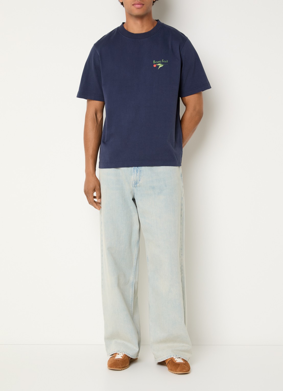 Bram's Fruit Flora 2.0 T-shirt met logo- en backprint - voorkant 3 donkerblauw