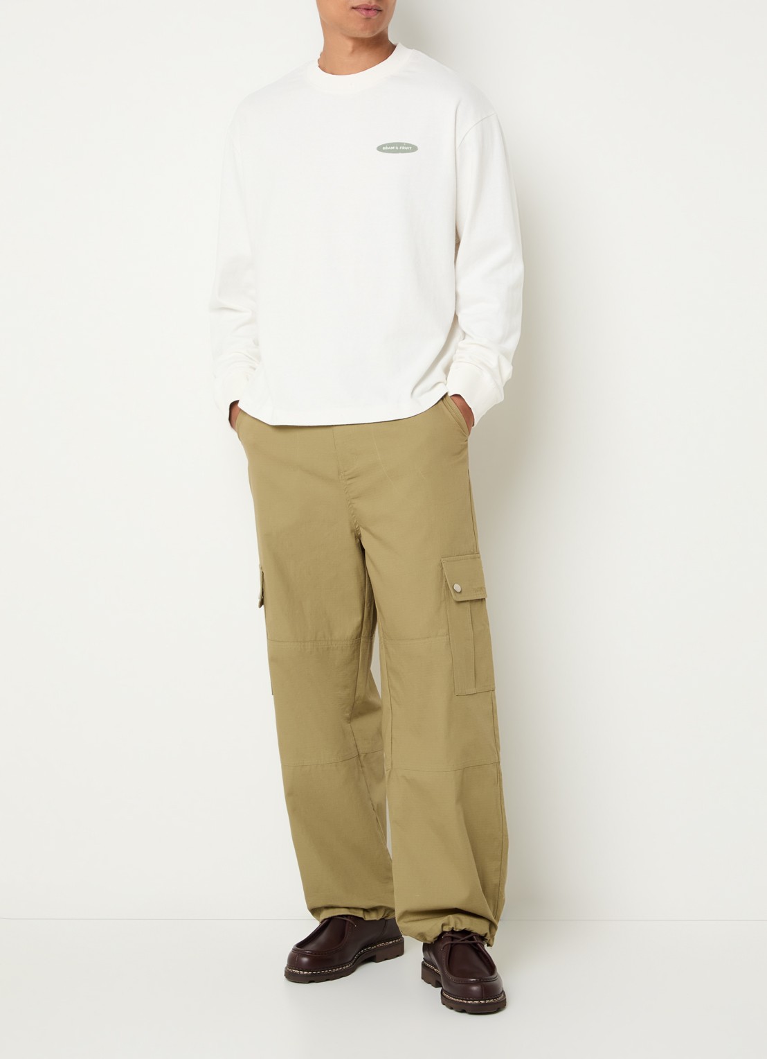 Bram's Fruit Longsleeve met logo- en backprint - voorkant 3 gebroken wit
