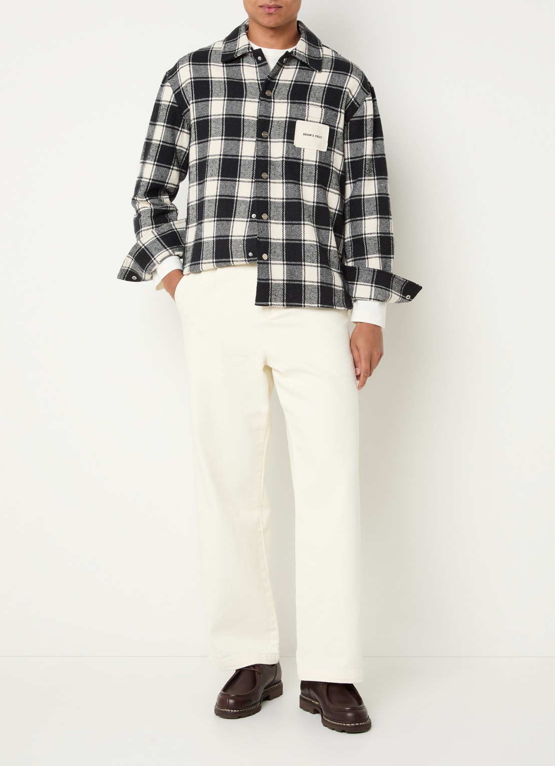 Bram's Fruit Overshirt met ruitdessin en borstzak - voorkant 3 zwart
