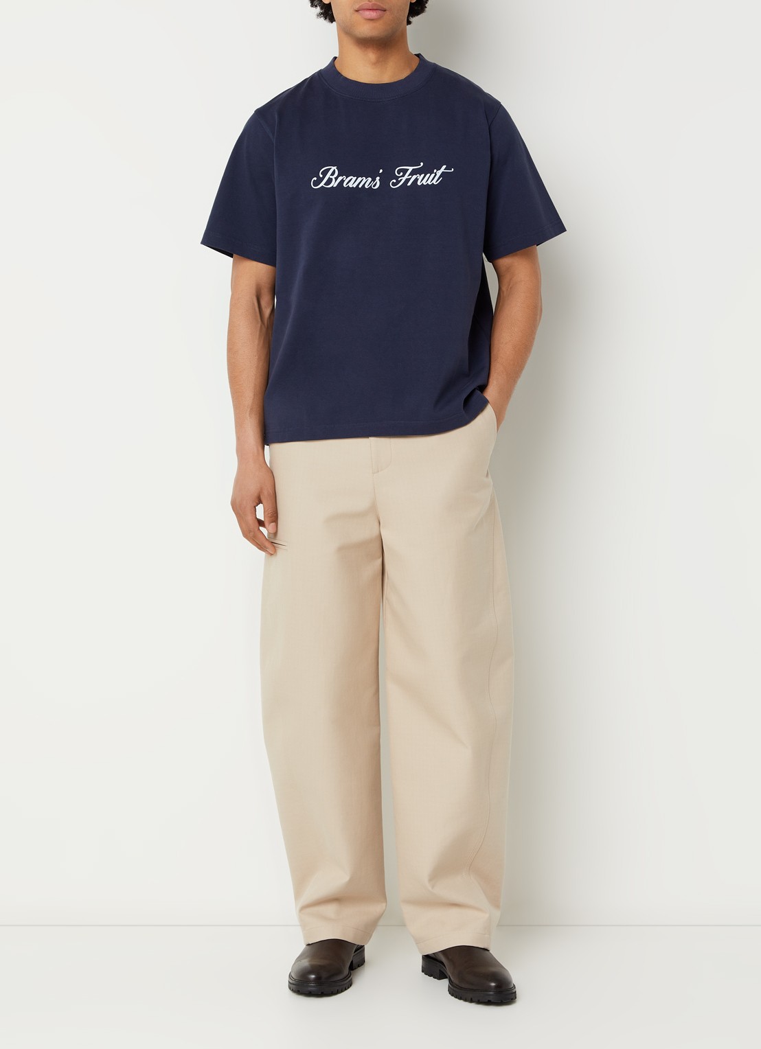 Bram's Fruit Script T-shirt met logo - voorkant 3 donkerblauw