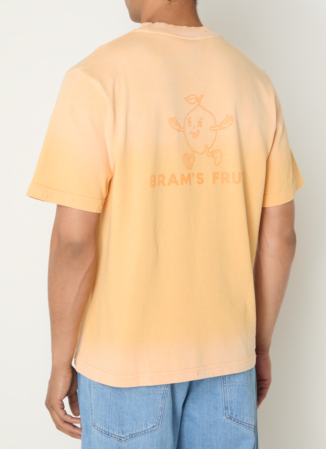 Bram's Fruit T-shirt met logo- en backprint - detail 2 oranje