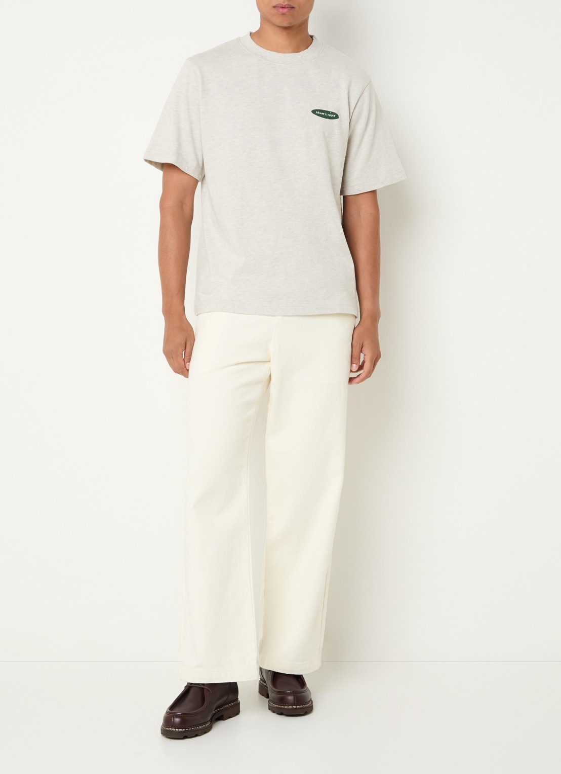 Bram's Fruit T-shirt met logo- en backprint - voorkant 3 beige