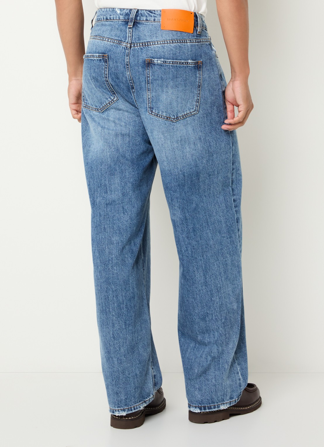 Bram's Fruit Wide fit jeans met medium wassing - achterkant indigo