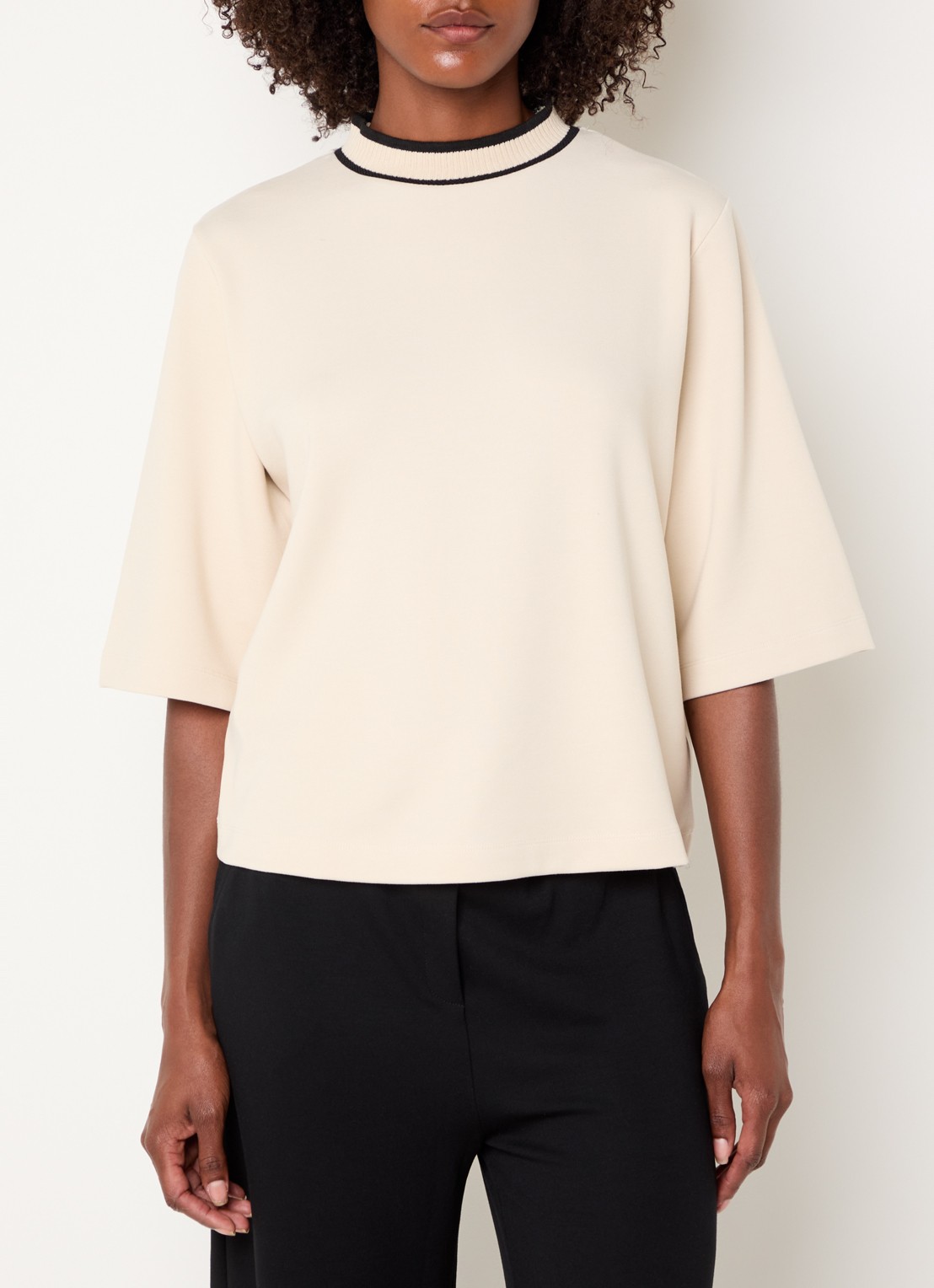 BRAX Berta T-shirt met opstaande kraag - detail 2 beige