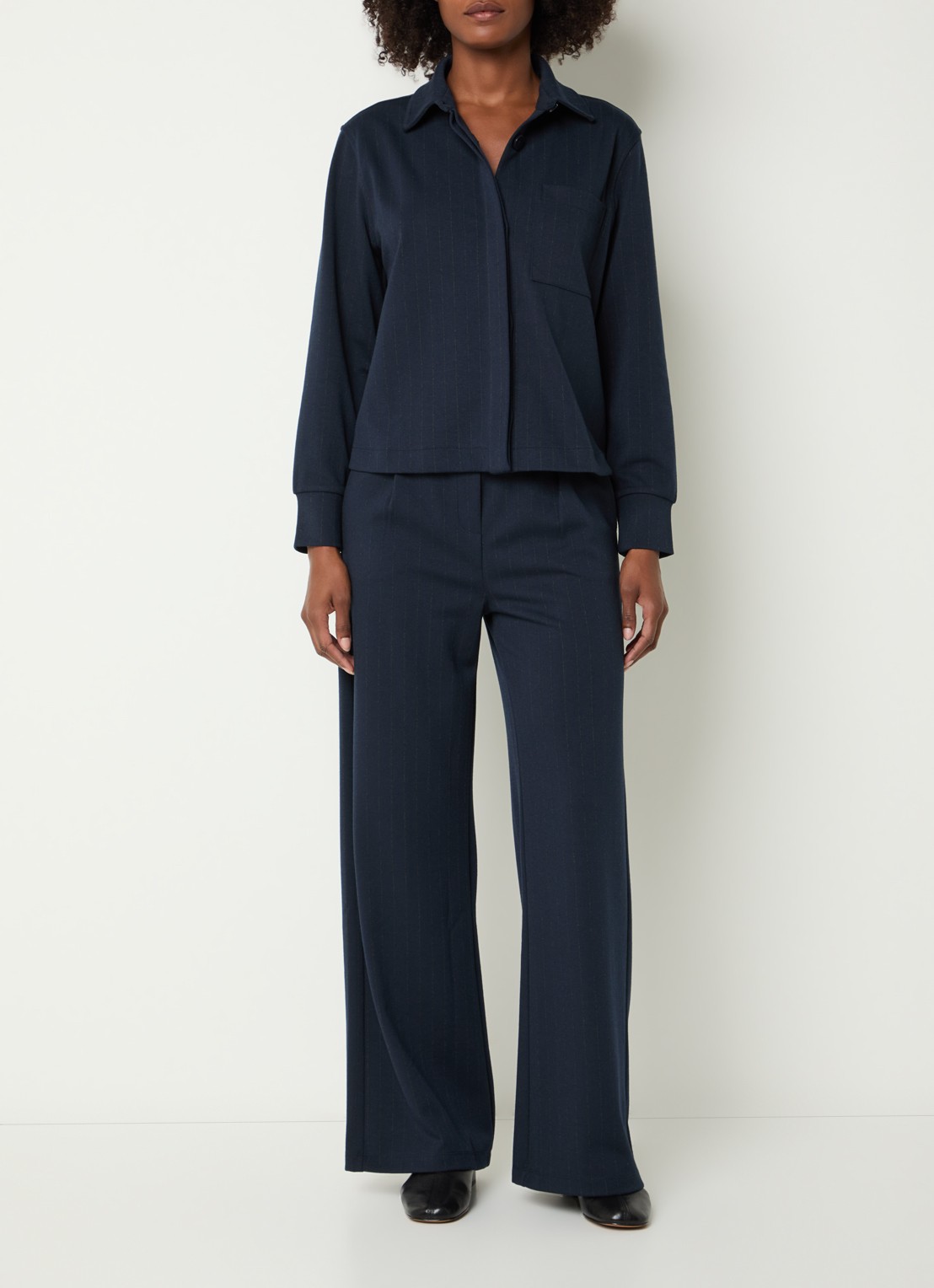 BRAX Bette L overshirt met krijtstreep - voorkant 2 donkerblauw