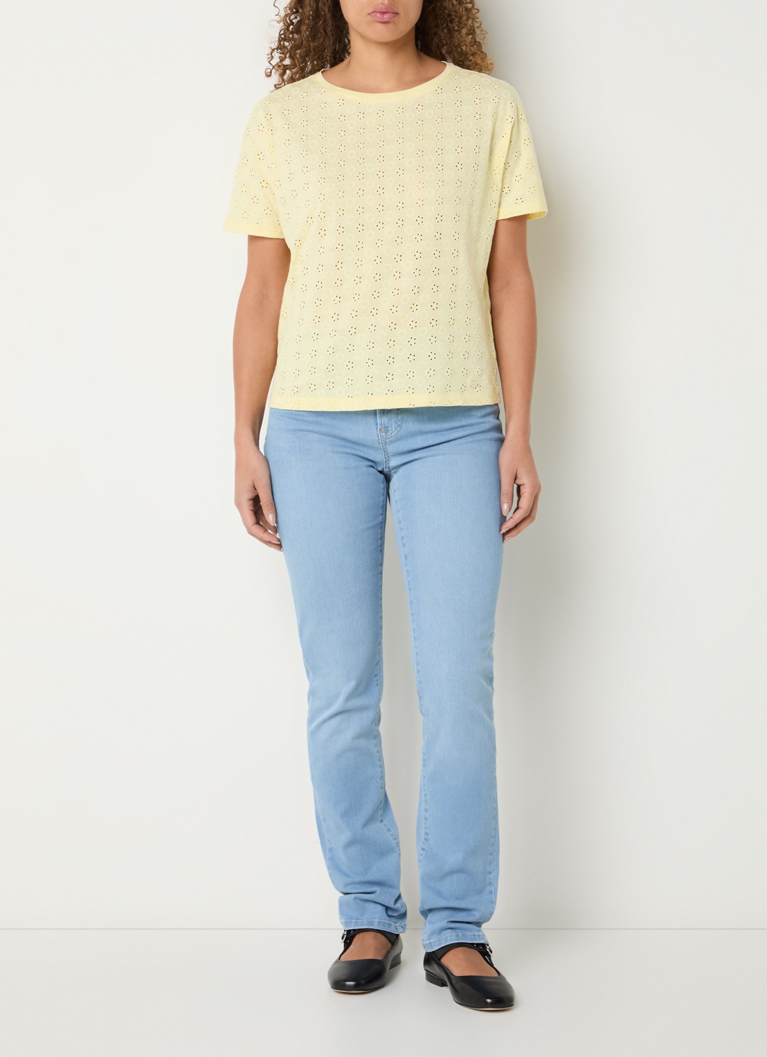 BRAX Caelen T-shirt met broderie - voorkant 4 geel
