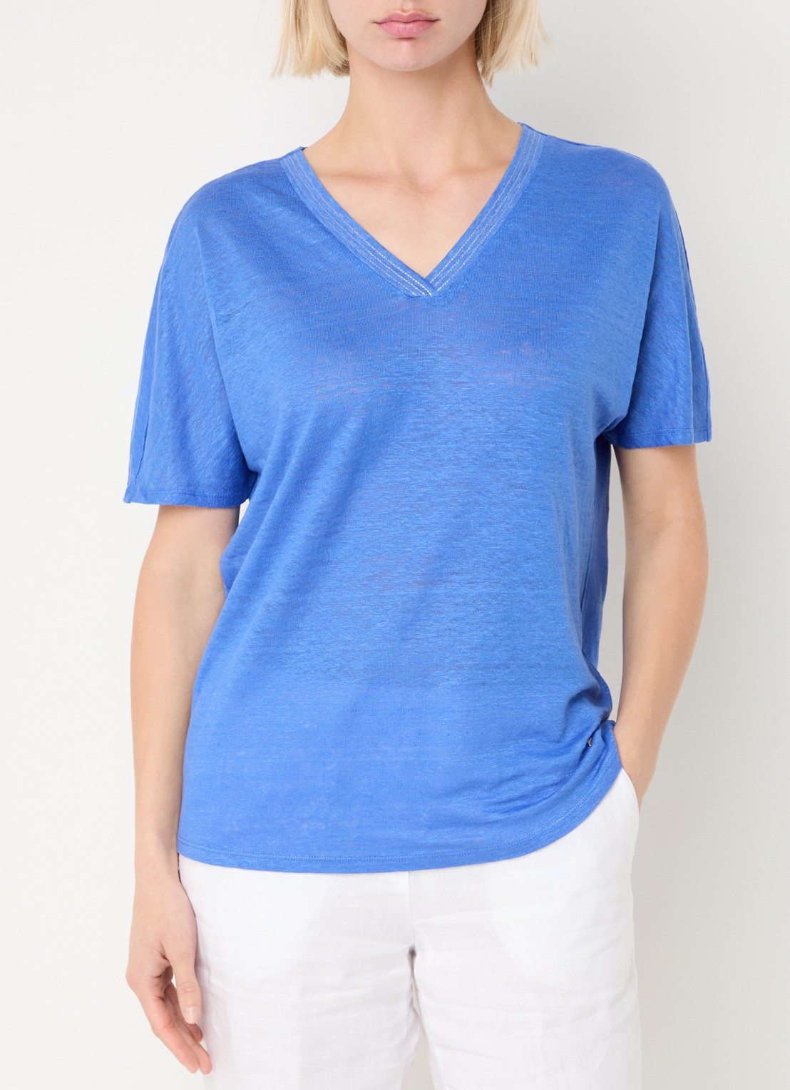 BRAX Caelen T-shirt van linnen met V-hals  - detail 2 blauw