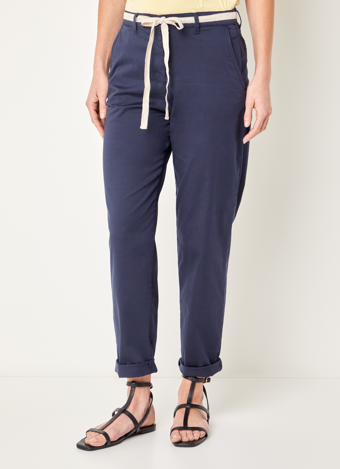 BRAX Carrie high waist straight fit broek met steekzakken - detail donkerblauw