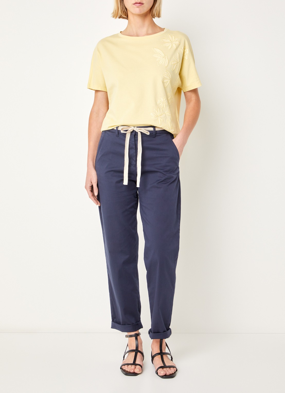 BRAX Carrie high waist straight fit broek met steekzakken - voorkant 4 donkerblauw