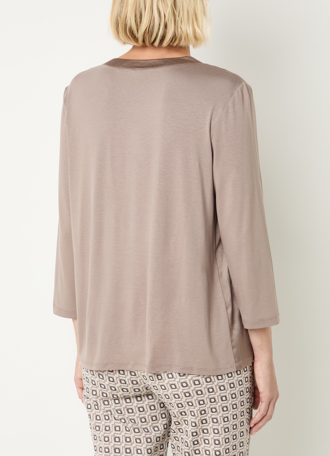 BRAX Clarisa tuniek met plooidetail  - achterkant taupe