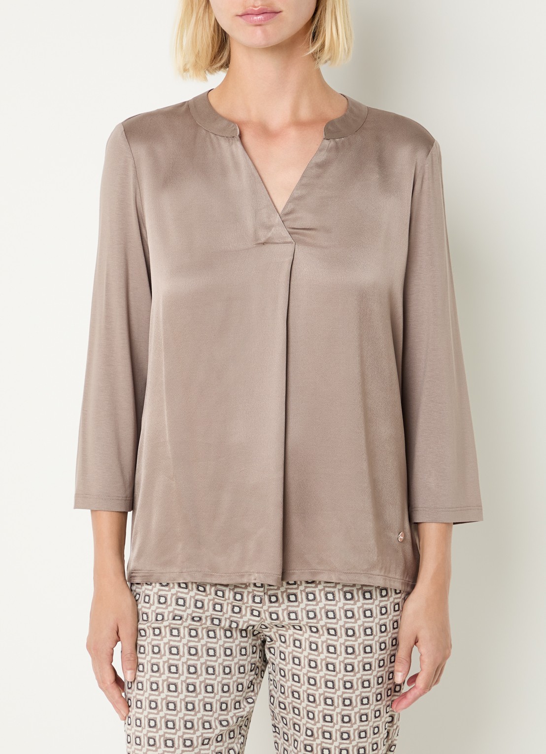 BRAX Clarisa tuniek met plooidetail  - detail 2 taupe