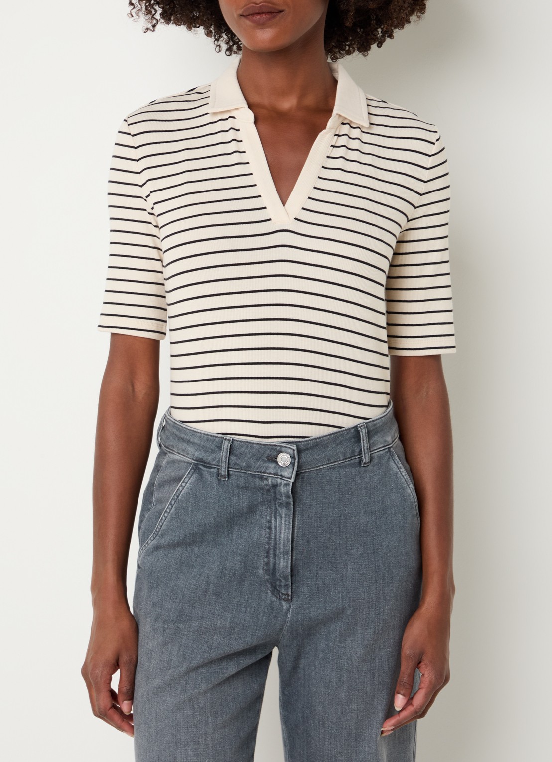 BRAX Cleo T-shirt met streepprint en V-hals - detail 2 creme