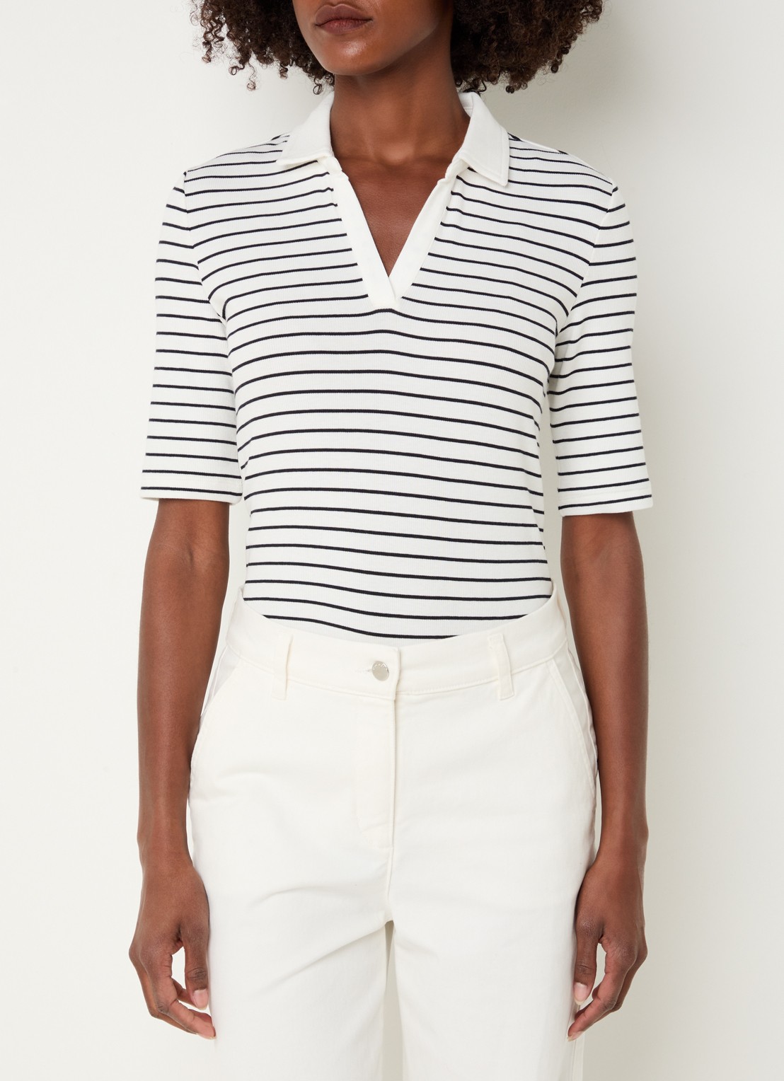 BRAX Cleo T-shirt met streepprint en V-hals - detail zwart