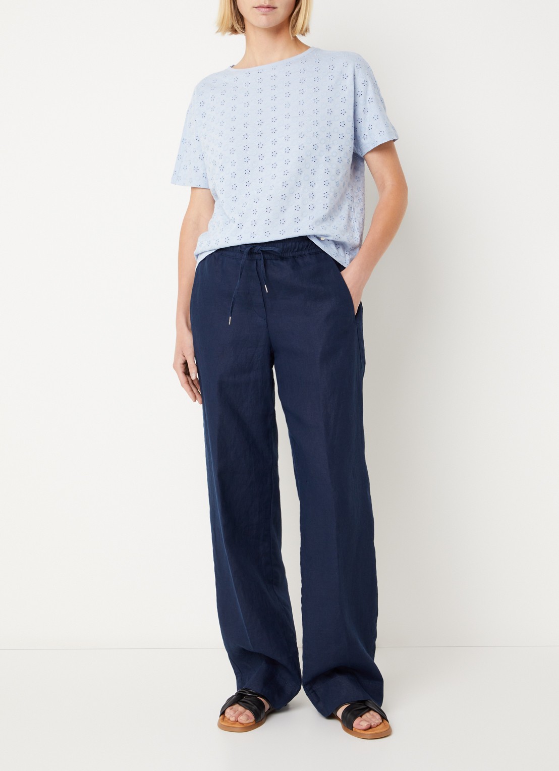 BRAX  Farina loose fit pantalon van linnen met steekzakken - voorkant 3 donkerblauw