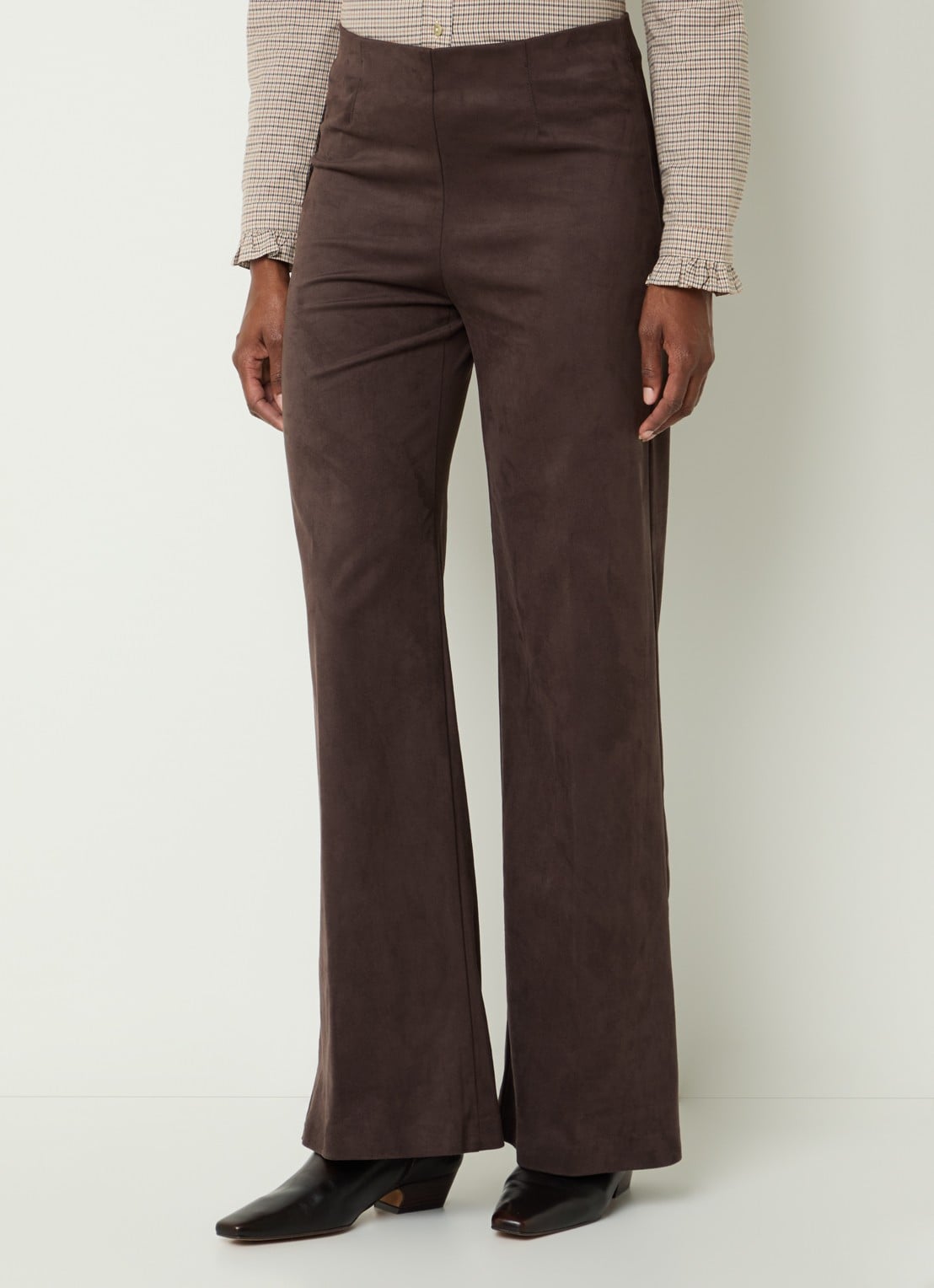 BRAX Lillyth high waist straight fit broek van imitatiesuède - detail 3 donkerbruin