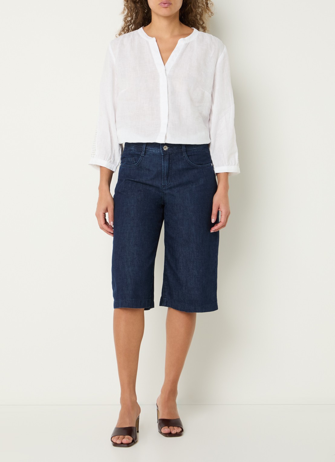 BRAX Maine B high waist straight fit korte broek van denim - voorkant 4 donkerblauw