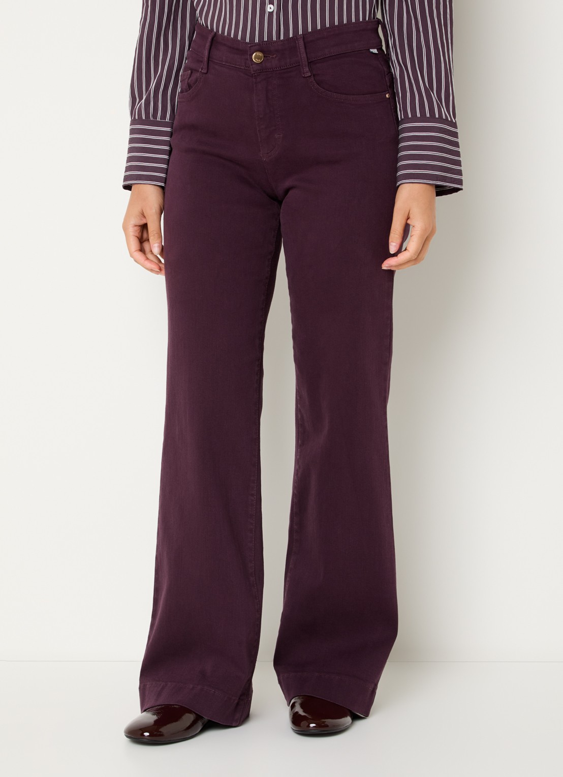 BRAX Maine high waist loose fit jeans met gekleurde wassing - detail 4 aubergine