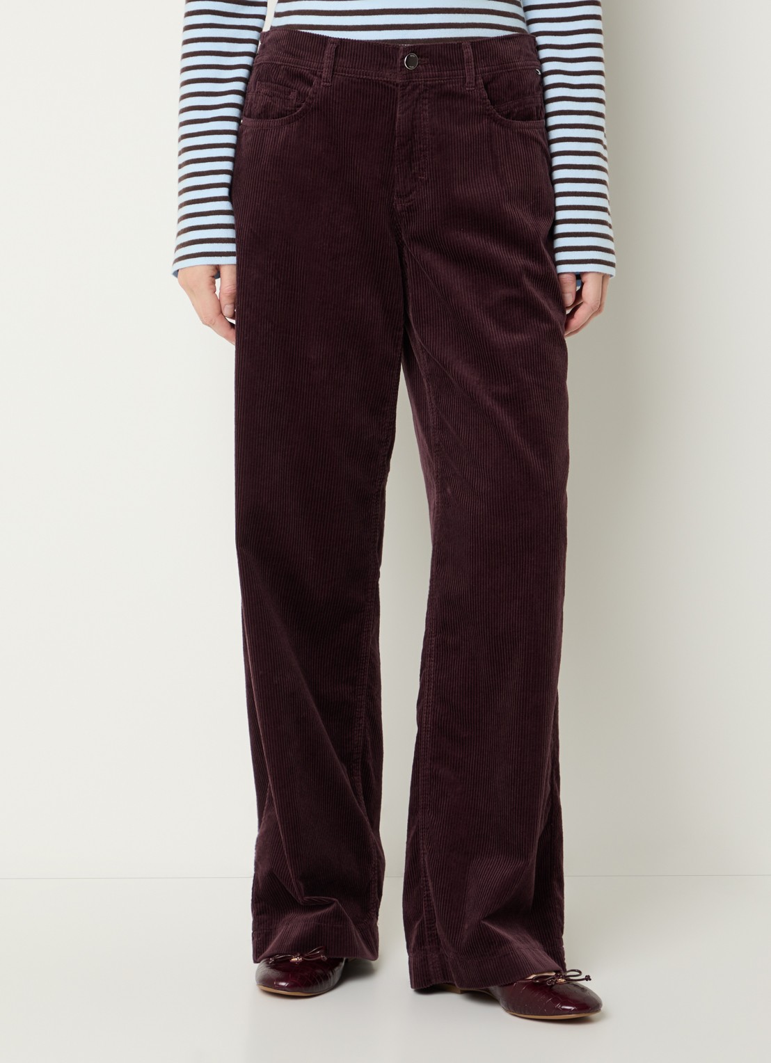 BRAX Maine mid waist straight fit broek van corduroy - detail aubergine