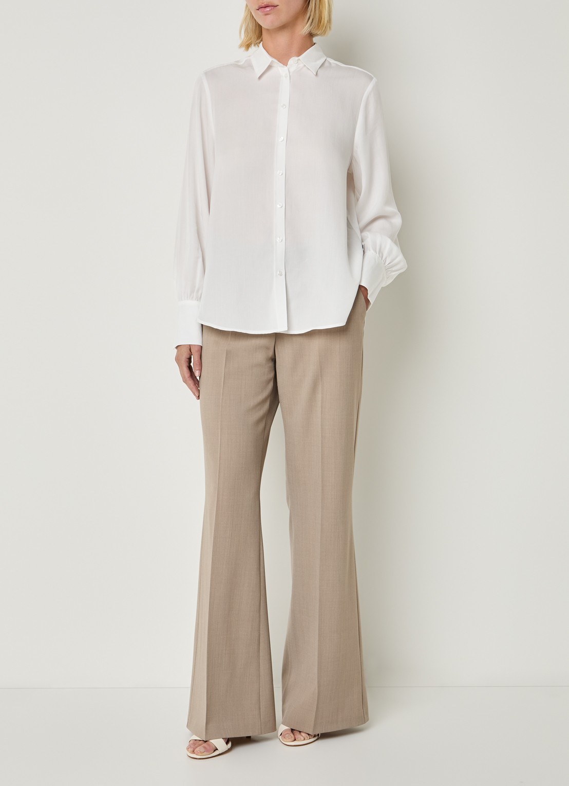 BRAX Maine mid waist wide fit palazzobroek in scheerwolblend  - voorkant 4 taupe