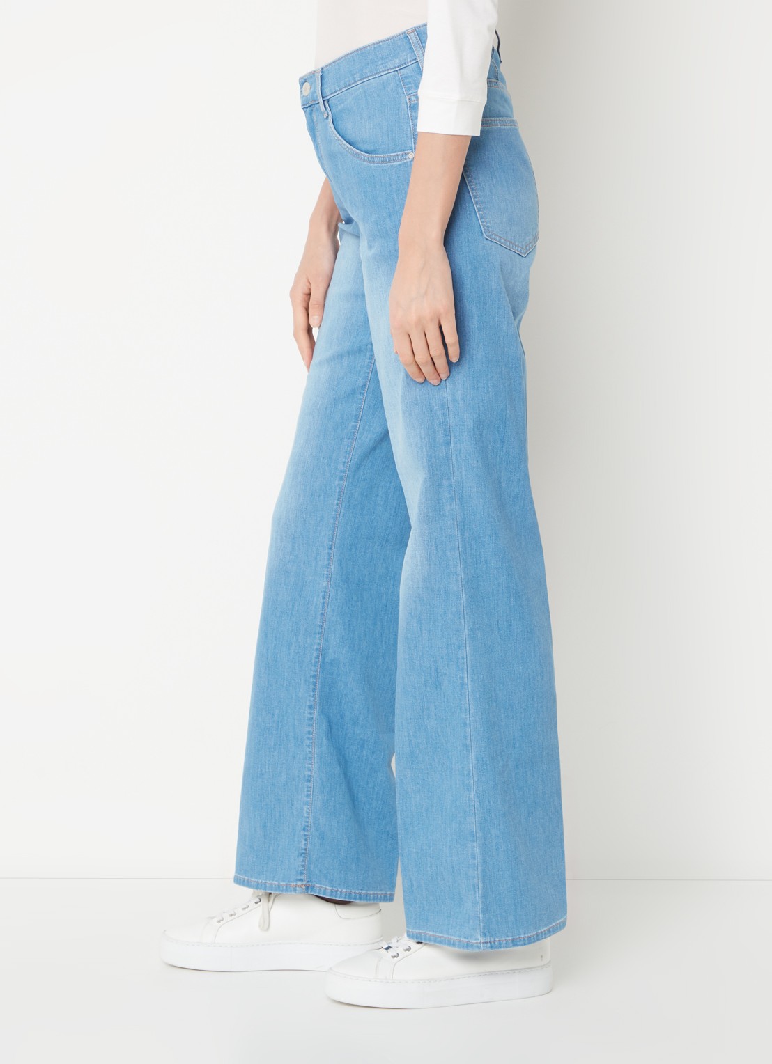 BRAX Maine mid waist wide leg jeans met lichte wassing - detail 2 indigo