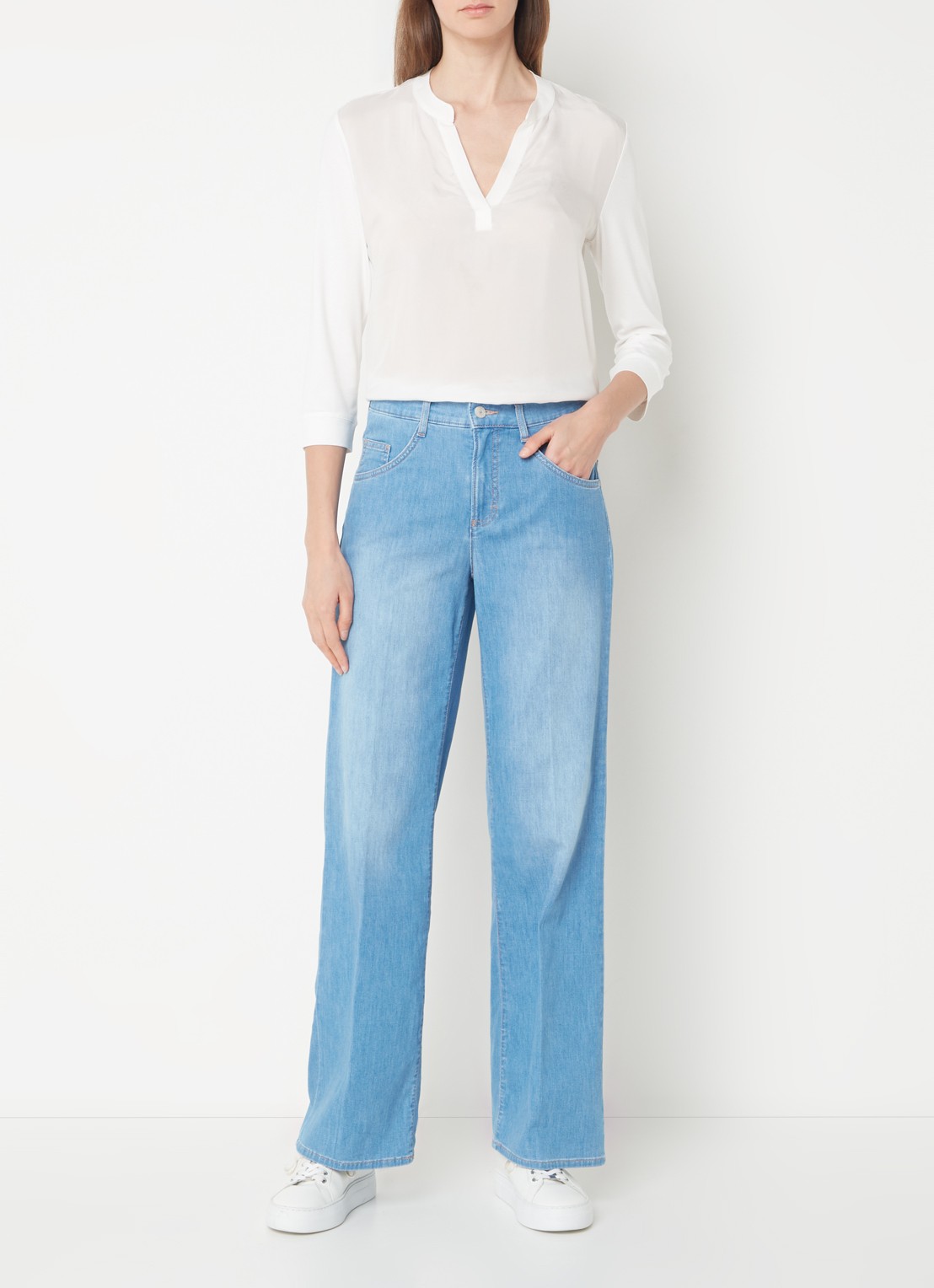 BRAX Maine mid waist wide leg jeans met lichte wassing - voorkant 5 indigo