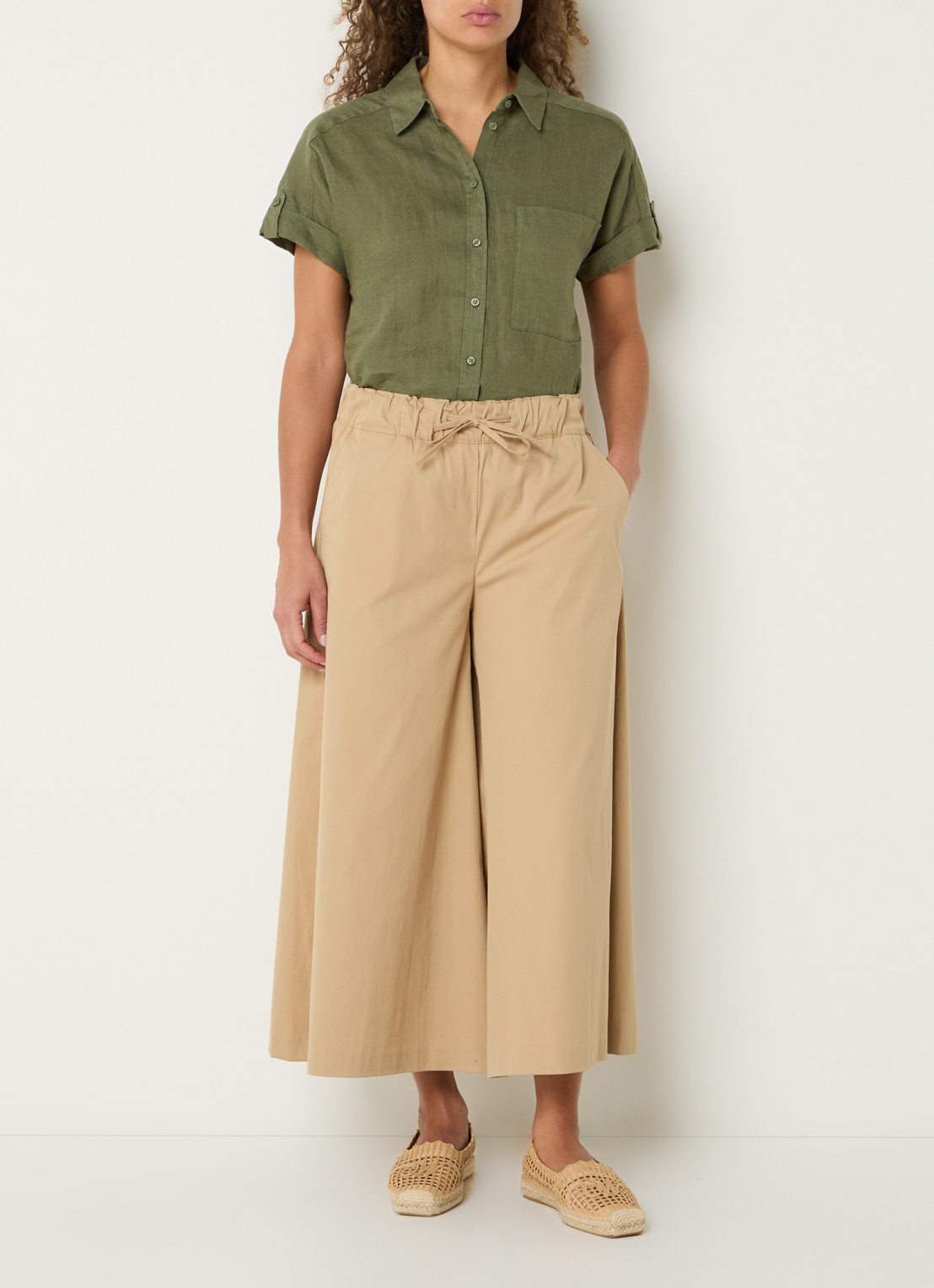 BRAX Maja high waist wide fit broek met steekzakken - voorkant 4 camel