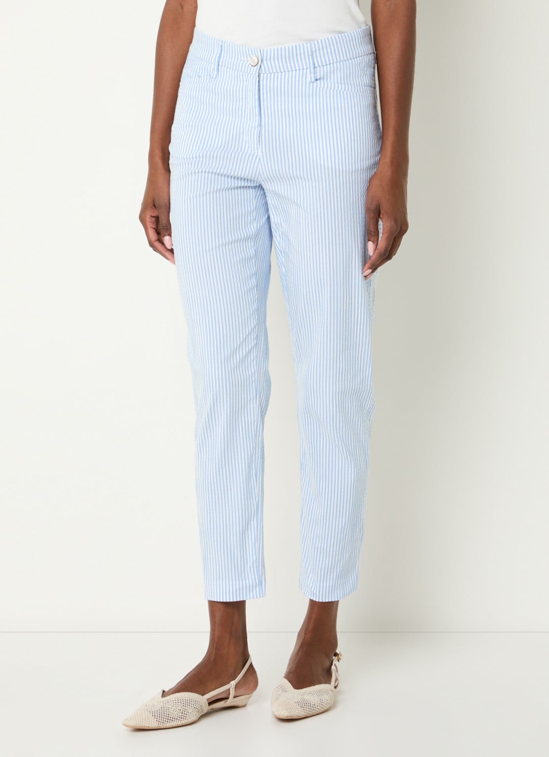 BRAX Mara mid waist cropped slim fit broek met streepprint en steekzakken - detail 4 lichtblauw