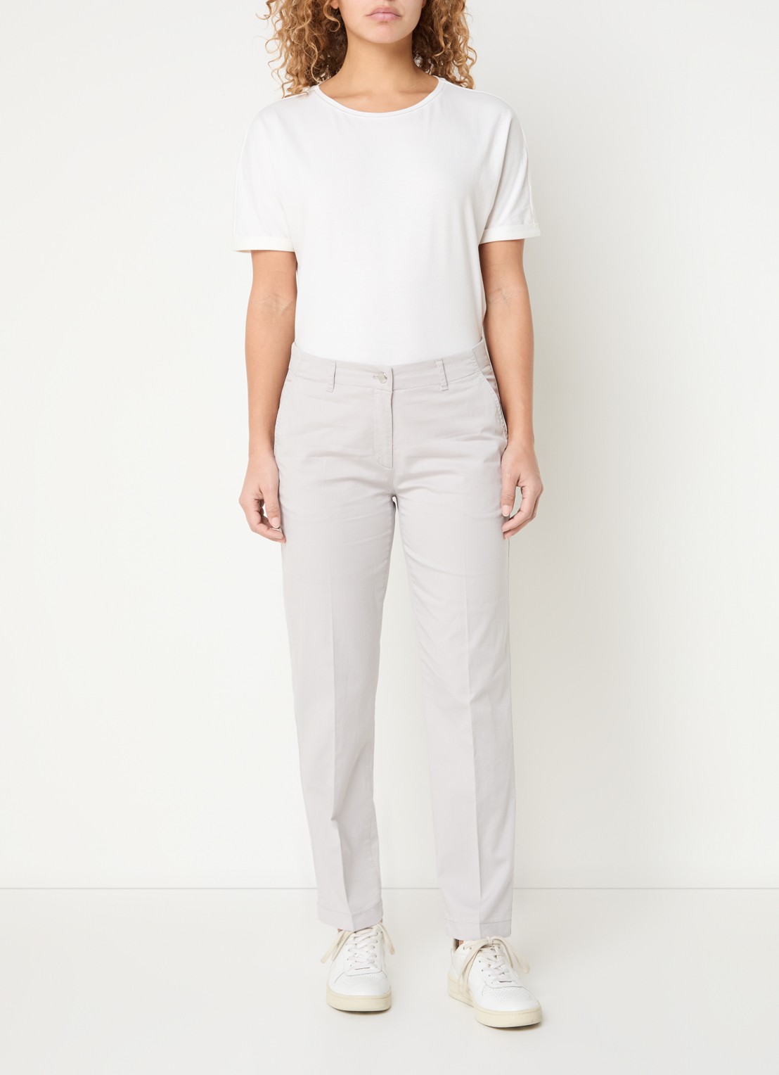 BRAX Maron mid waist cropped tapered fit chino met steekzakken - voorkant 4 lichtgrijs