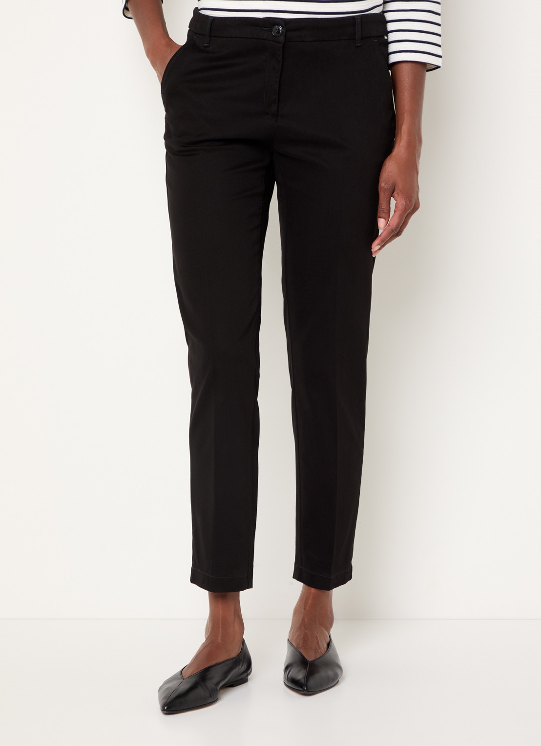 BRAX Maron mid waist slim fit chino  met elastische band - detail zwart