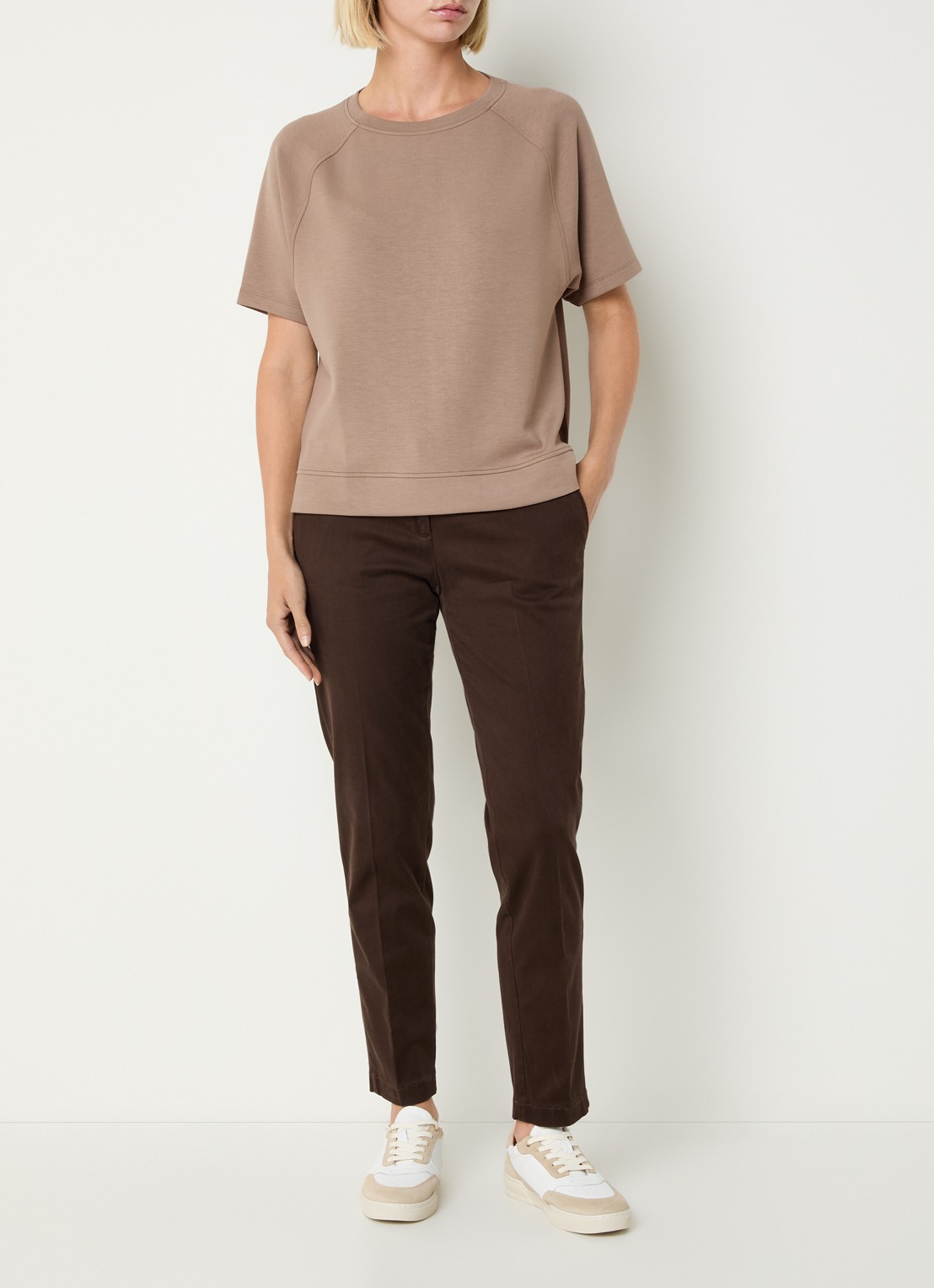 BRAX Maron mid waist slim fit chino  met elastische band - voorkant 4 bruin