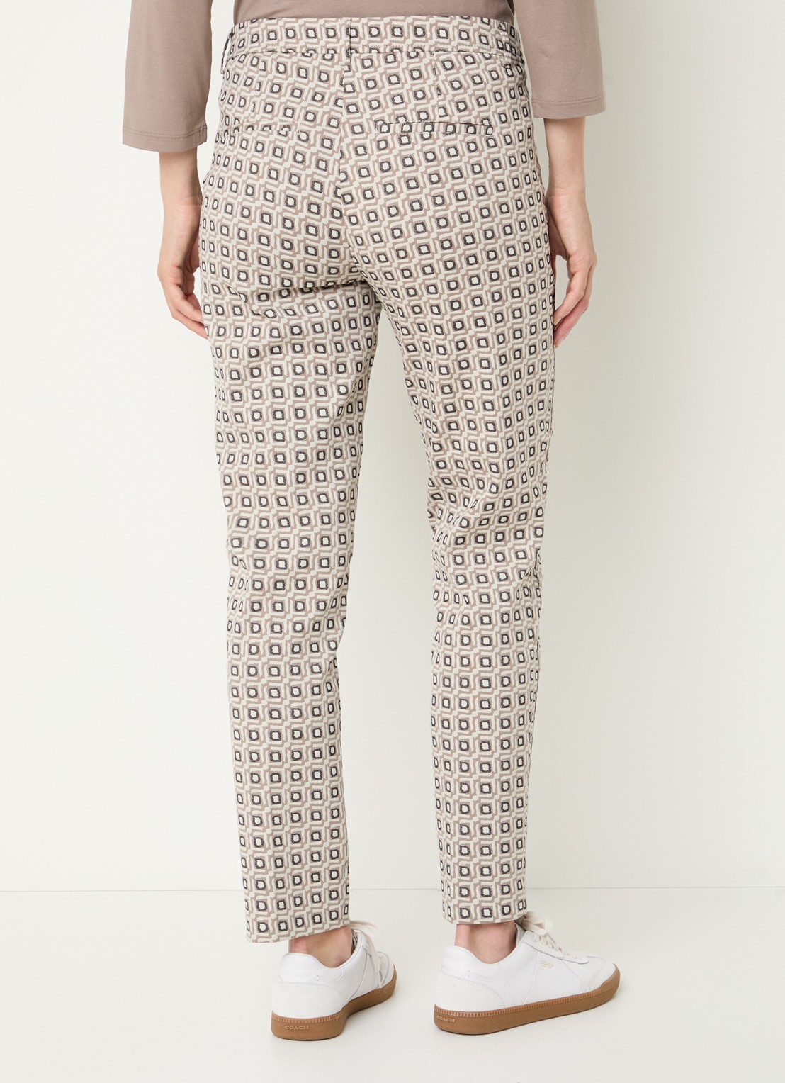 BRAX Maron S low waist straight fit cropped chino met grafische print - achterkant beige