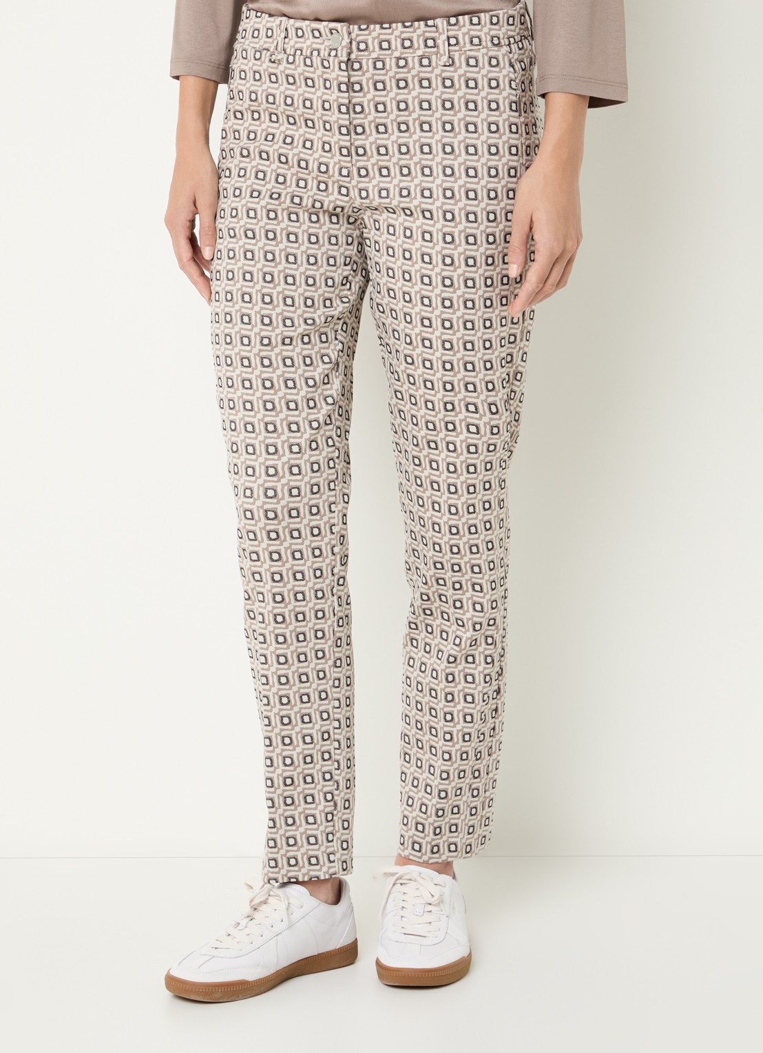 BRAX Maron S low waist straight fit cropped chino met grafische print - detail 2 beige