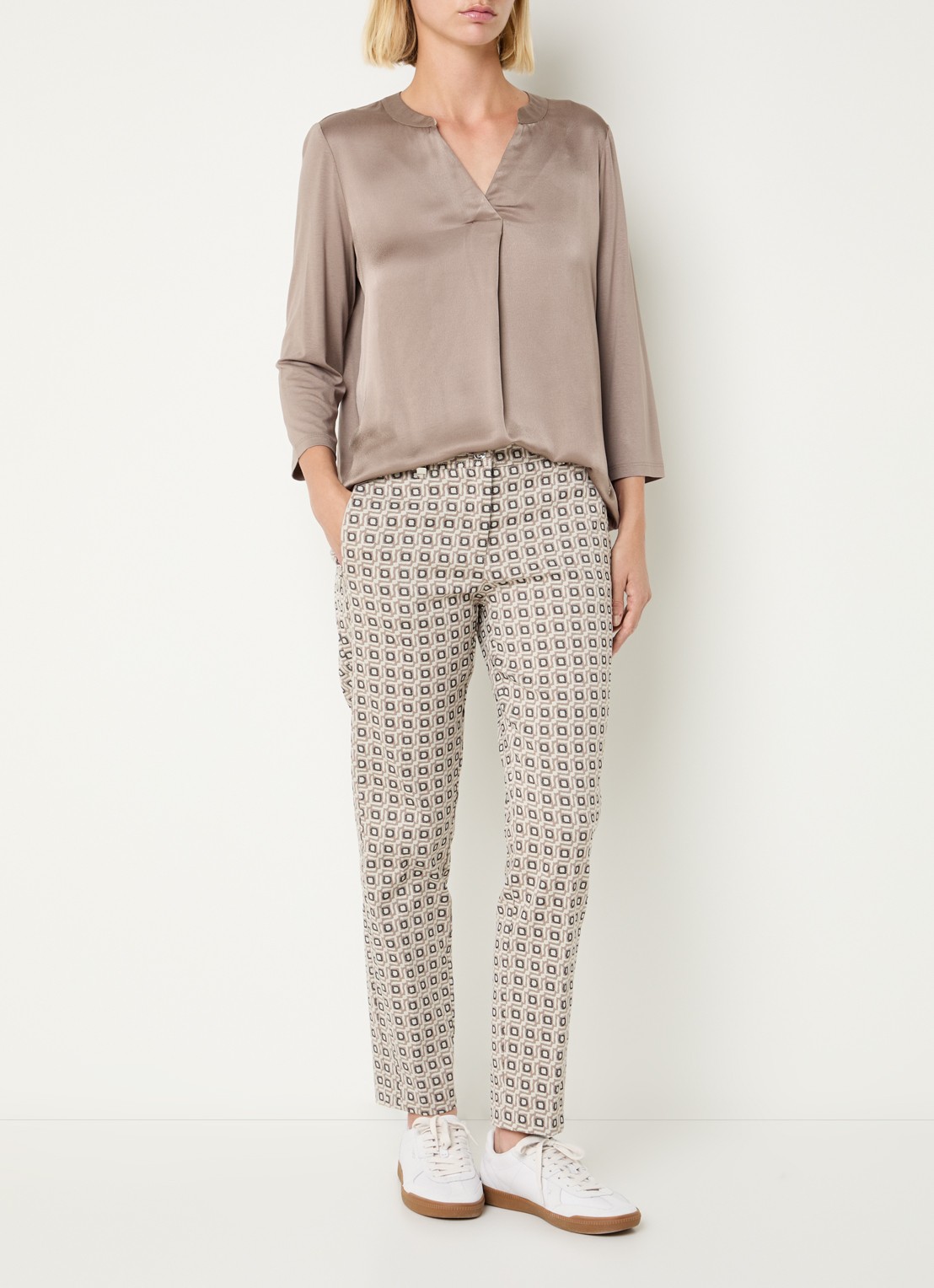 BRAX Maron S low waist straight fit cropped chino met grafische print - voorkant 4 beige