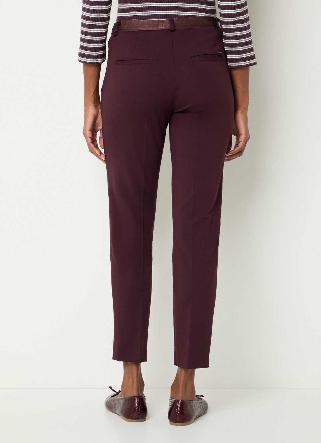 BRAX Maron S mid waist cropped slim fit pantalon met steekzakken - achterkant 4 bordeauxrood