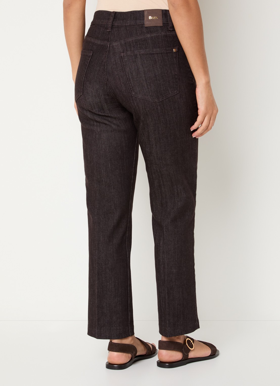 BRAX May S high waist loose fit jeans met steekzakken - achterkant 3 donkerbruin