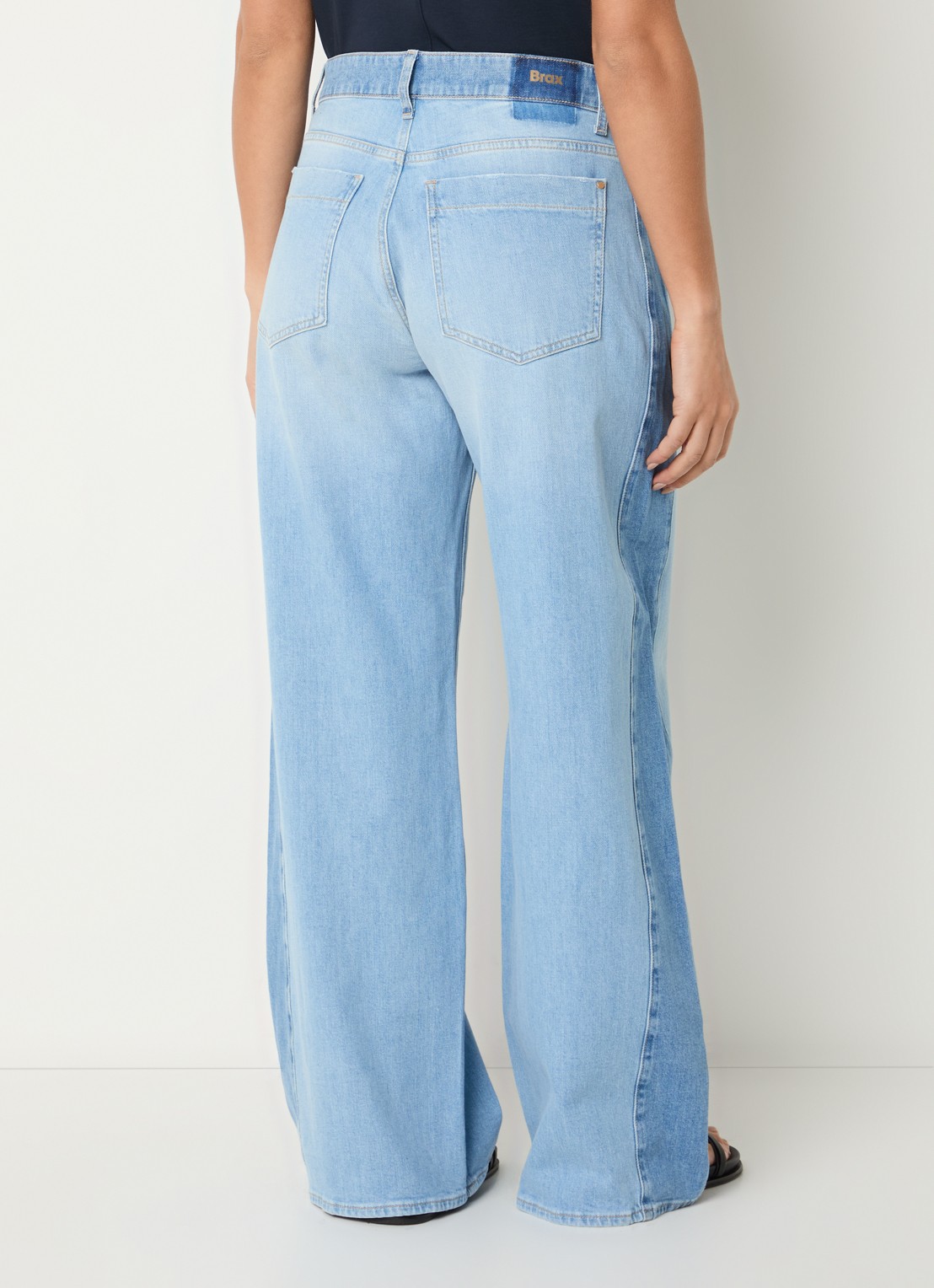 BRAX Morgan high waist wide leg jeans met steekzakken - achterkant 3 lichtblauw