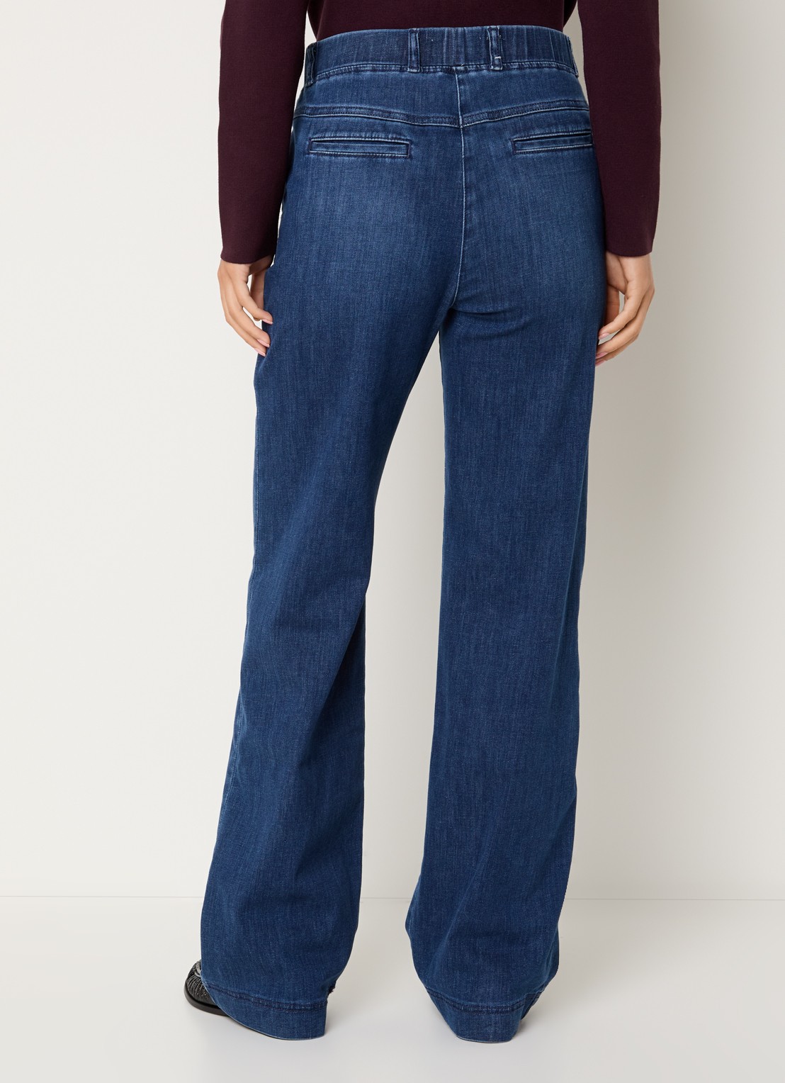 BRAX Pam mid waist loose fit jeans met donkere wassing - achterkant 3 indigo