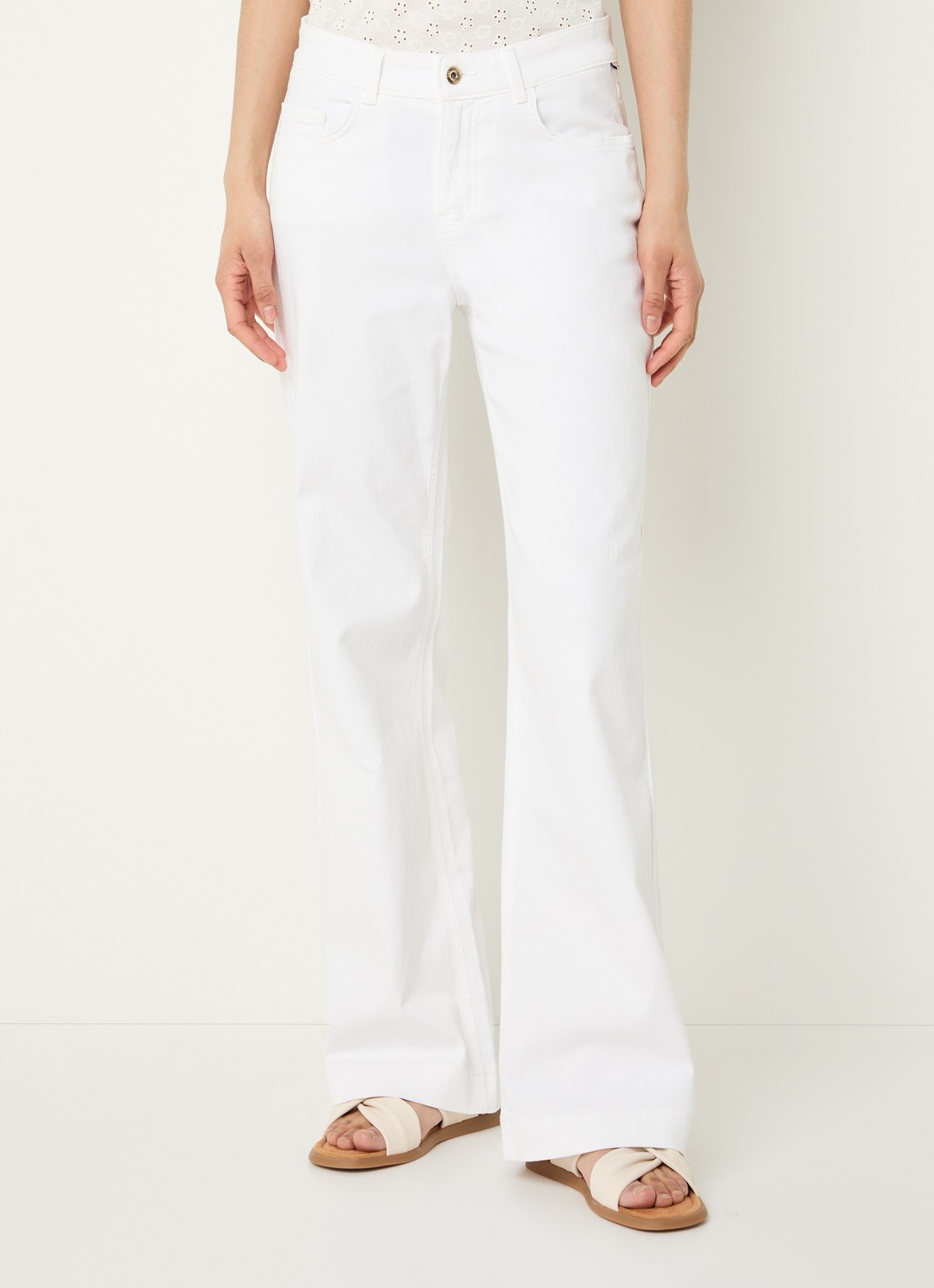BRAX Shakira high waist flared jeans met steekzakken - detail wit