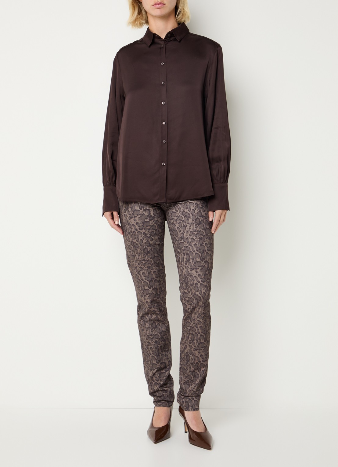 BRAX Shakira mid waist slim fit broek met panterprint  - voorkant 3 donkerbruin