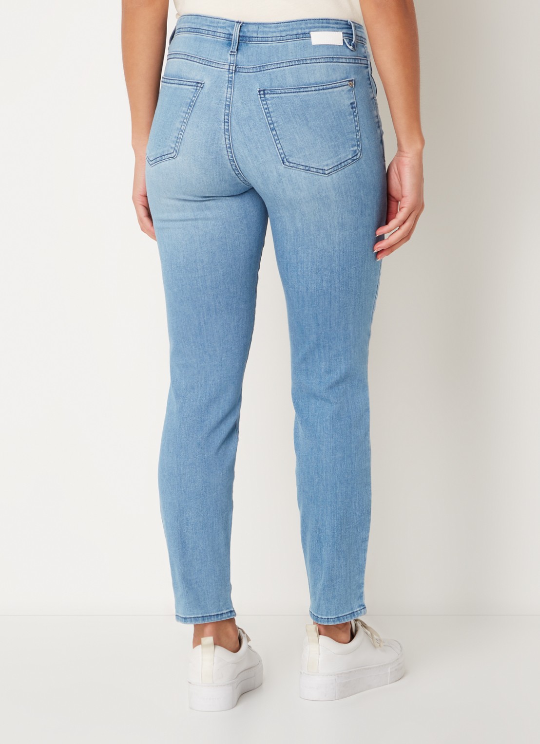 BRAX Shakira mid waist slim fit jeans met lichte wassing - achterkant indigo