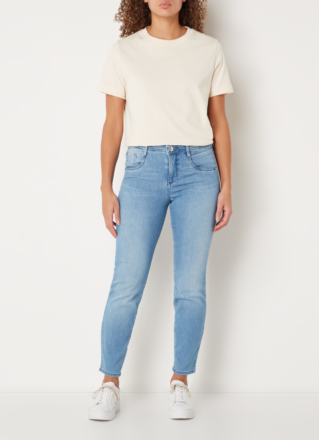 BRAX Shakira mid waist slim fit jeans met lichte wassing - voorkant 5 indigo
