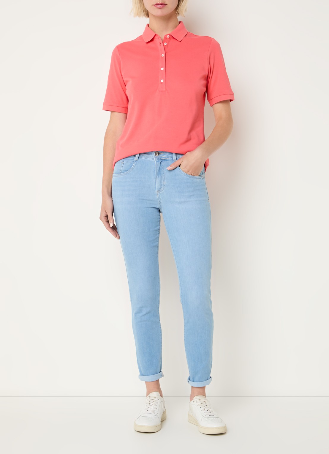 BRAX Shakira mid waist slim fit jeans  met steekzakken - voorkant 2 lichtblauw