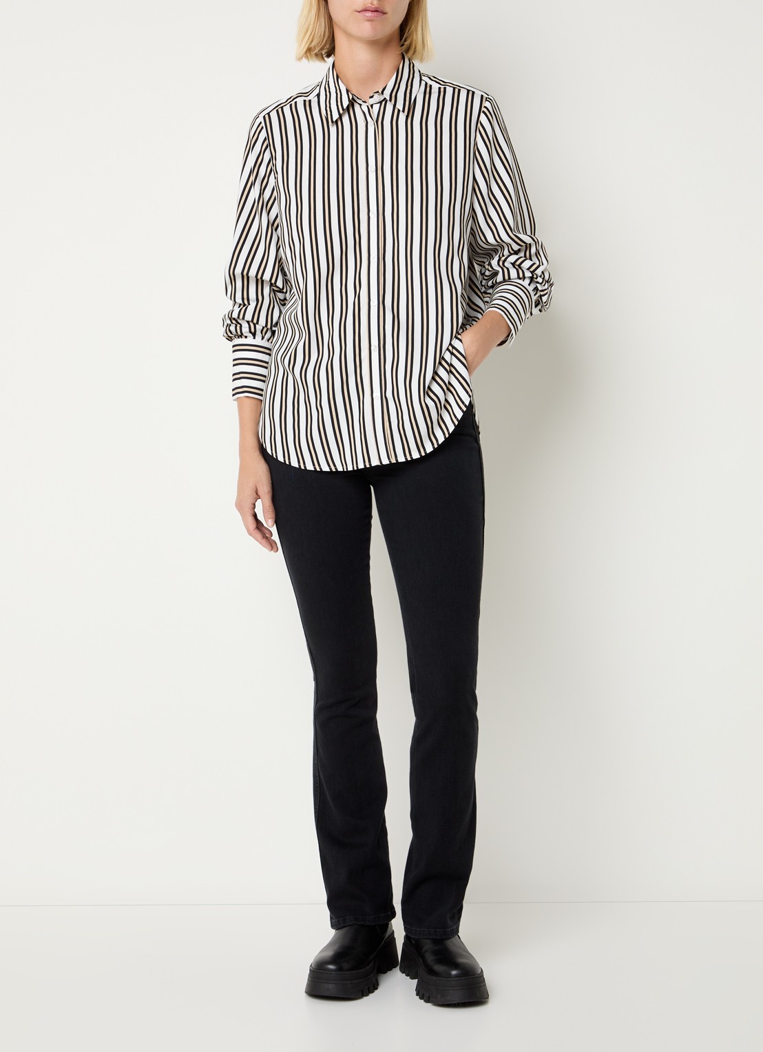 BRAX Shakira mid waist slim fit jeans met steekzakken - voorkant 4 zwart