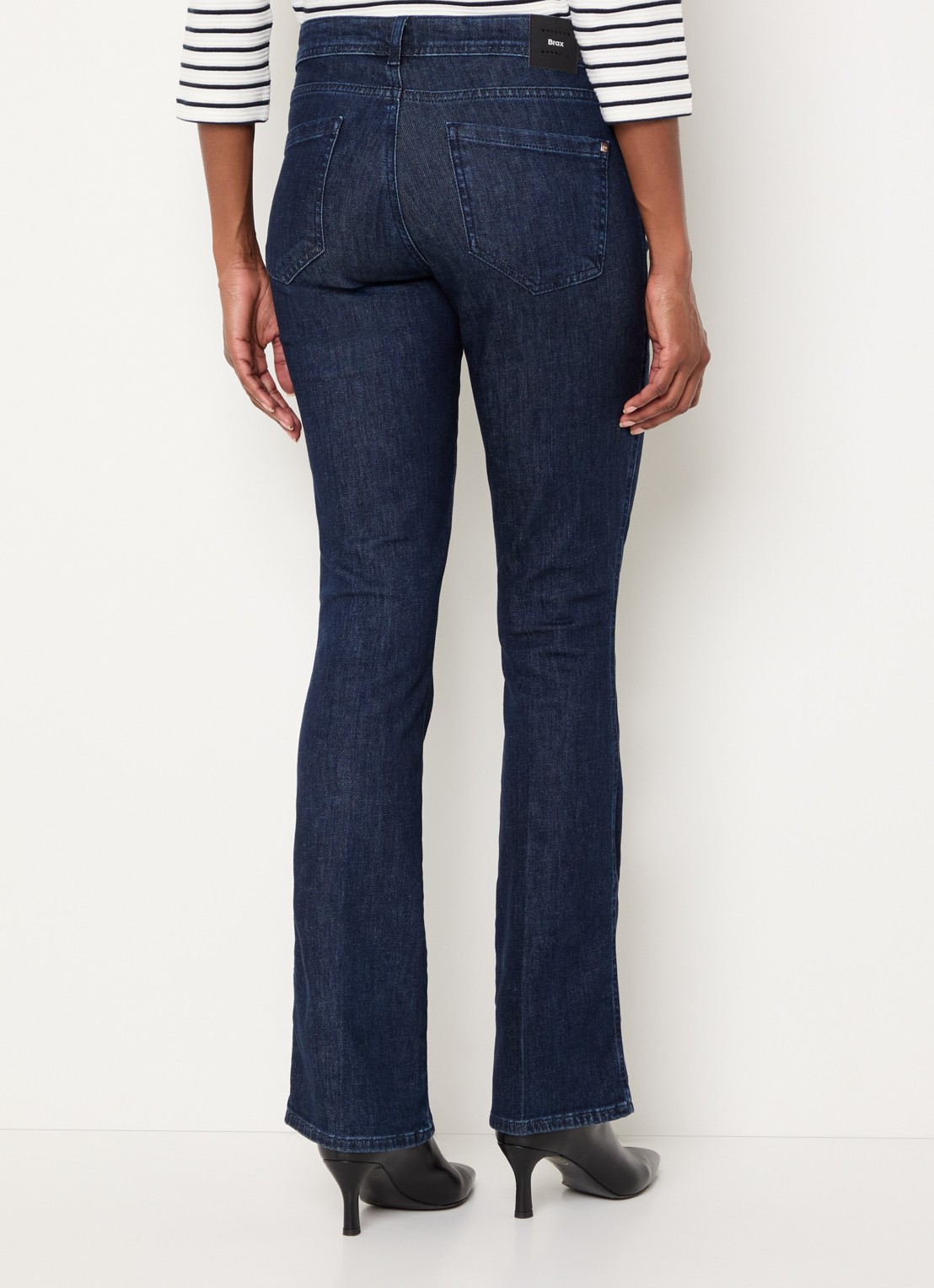 BRAX Shakira mid waist slim fit jeans met steekzakken - achterkant donkerblauw