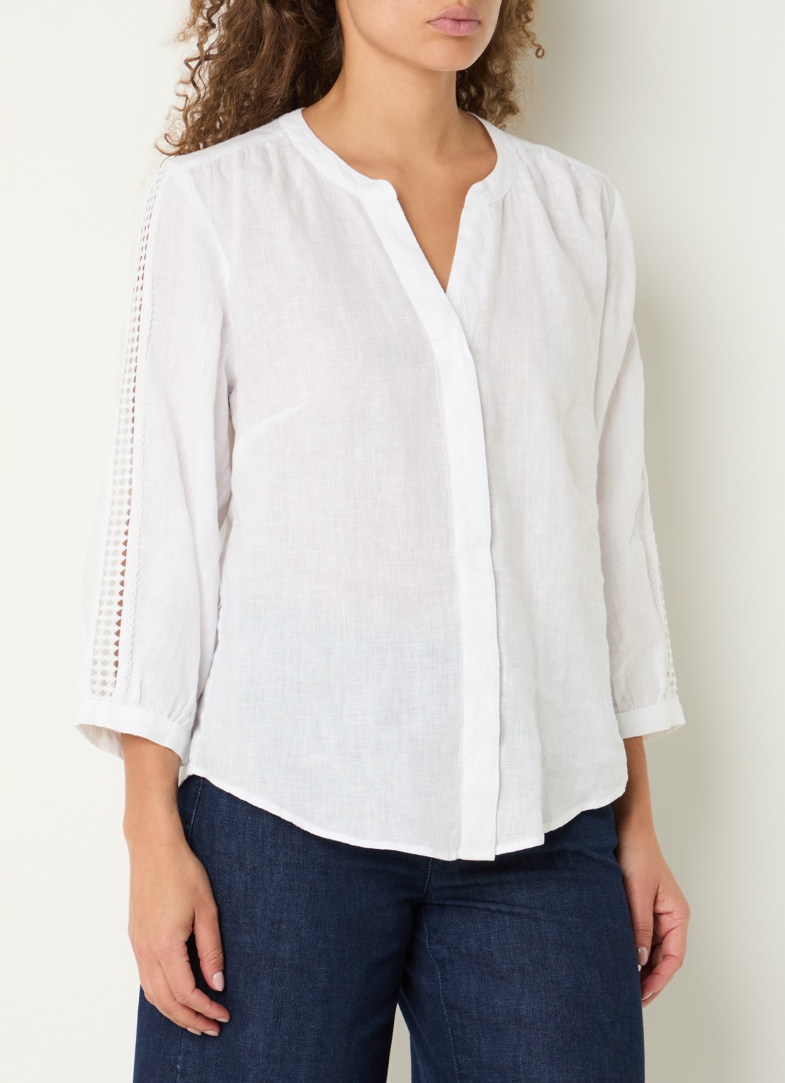 BRAX Velia blouse met V-hals - detail 4 wit