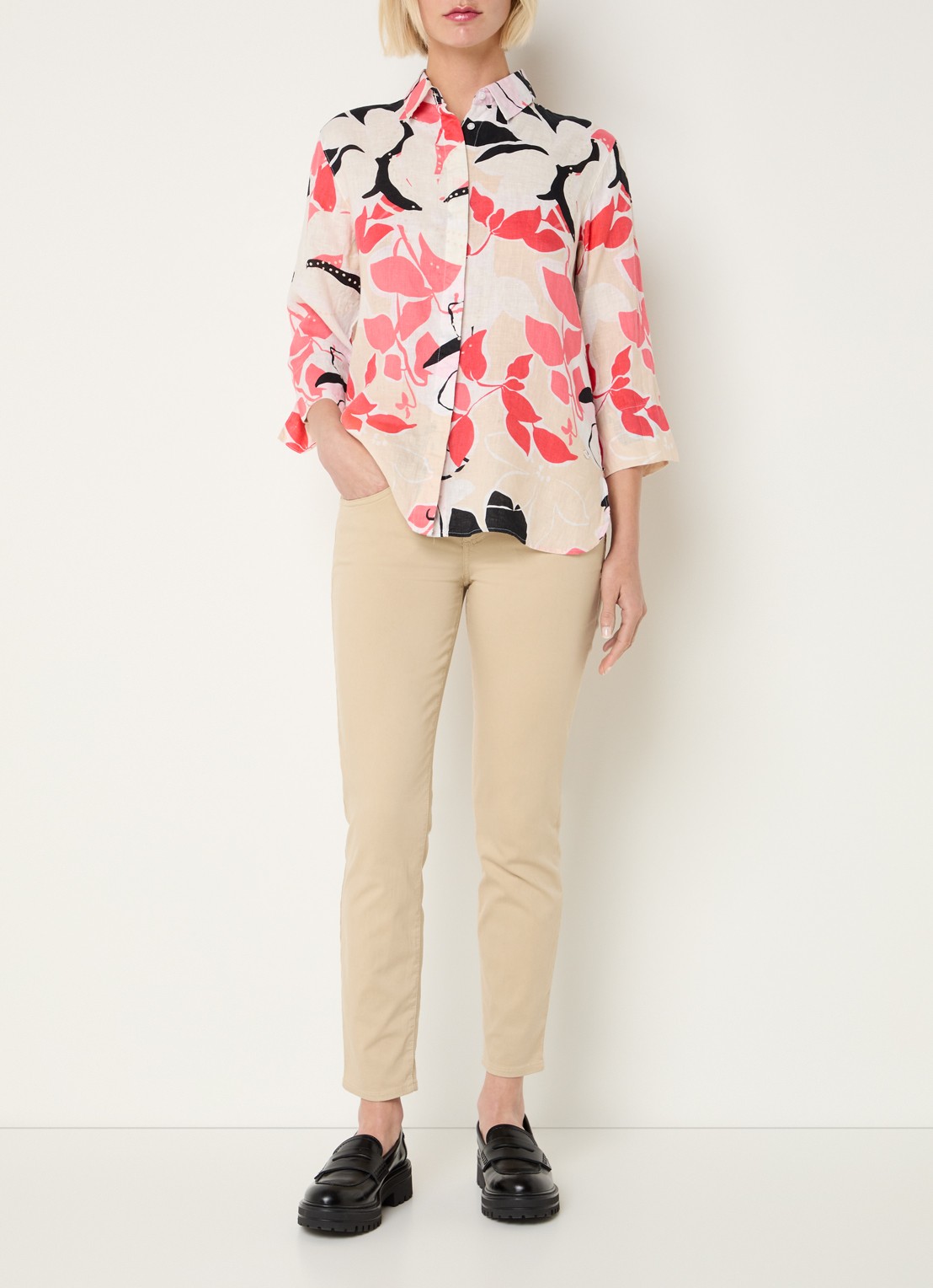 BRAX Vicki blouse van linnen met bloemenprint  - voorkant 2 koraal