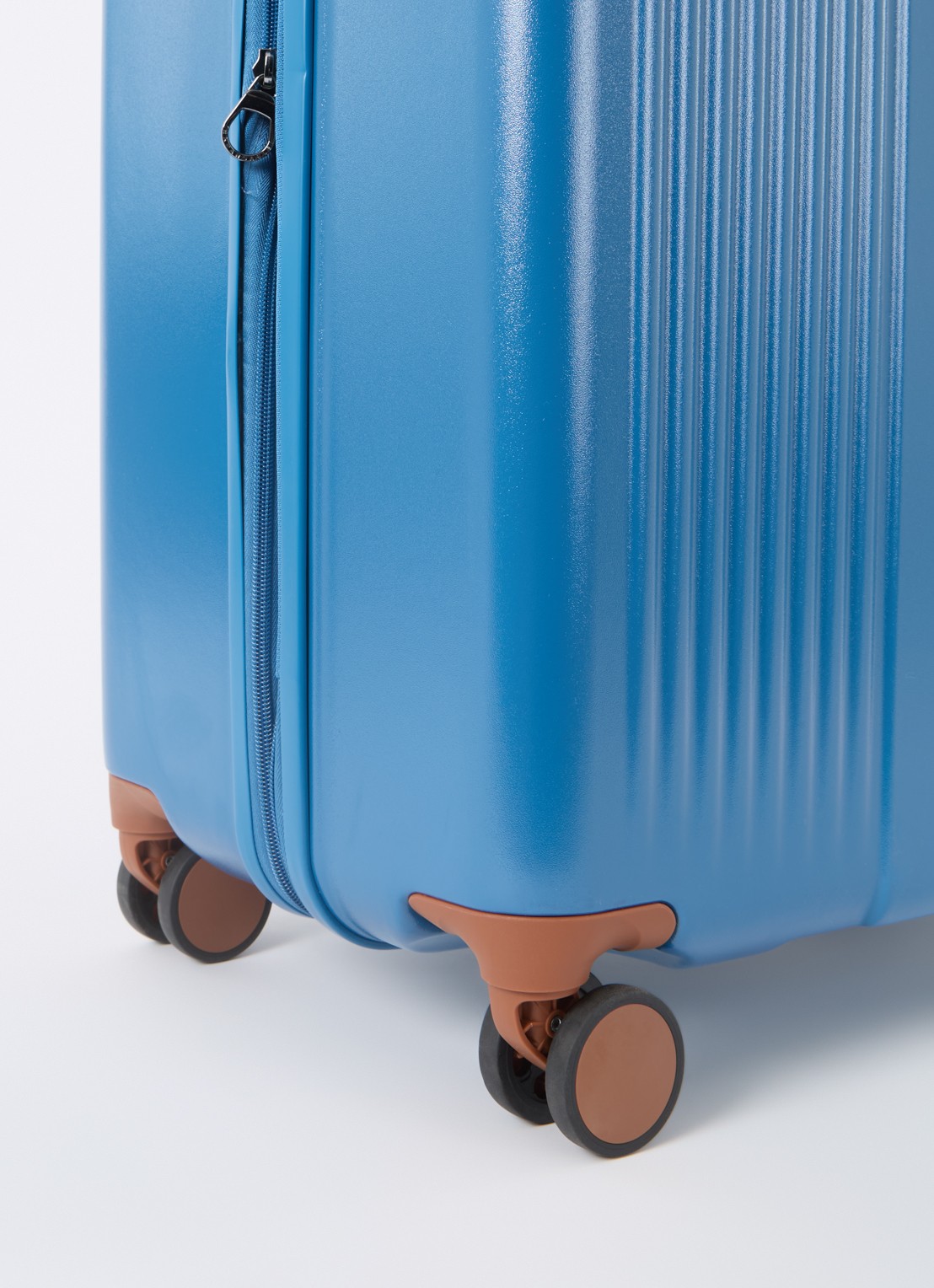 Bric's Ferrara vergrootbare spinner 77 cm - detail 3 blauw
